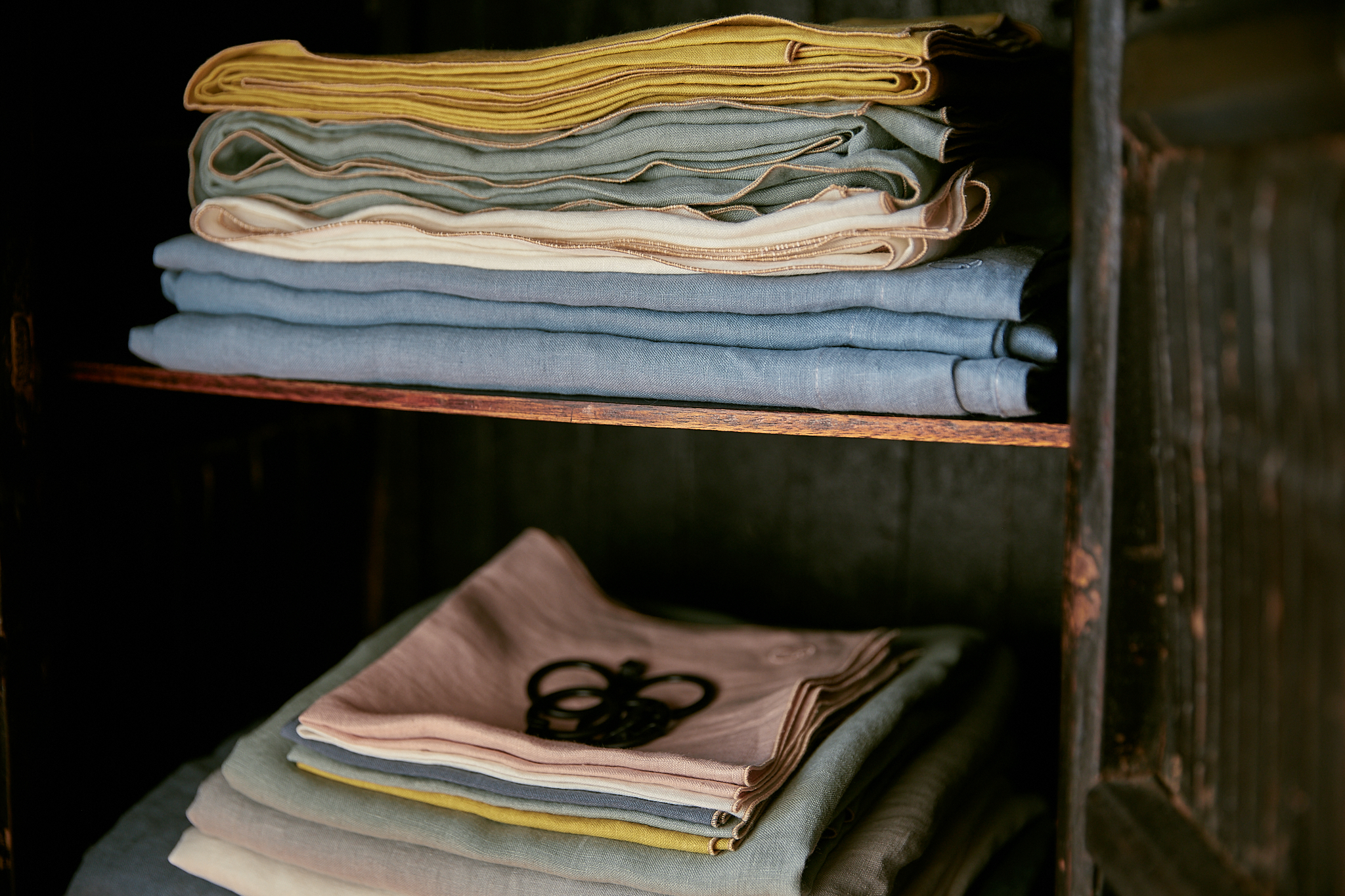 Laurence Carroy, créatrice de linge de maison en lin lavé armoire