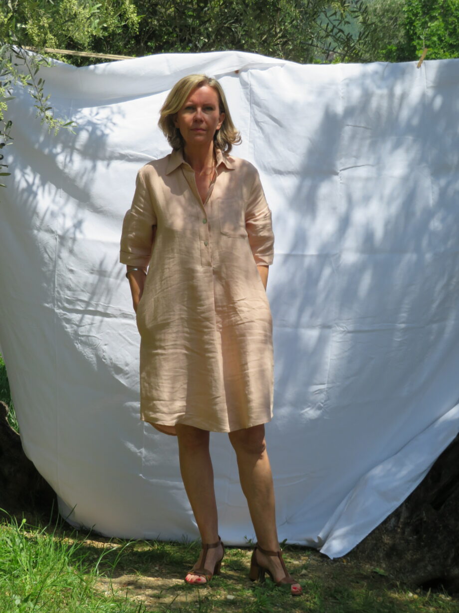 Laurence-Carroy-robe-en-lin-rose-poudré-longueur-medium-manches-3/4