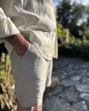 Laurence-carroy-bermuda-en-lin-gris-homme